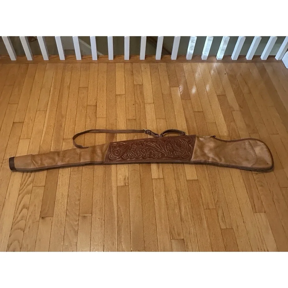 Vintage Rifle Leather Case (small Zip Is Broken)‎
